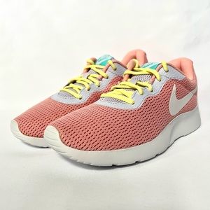 Nike Tanjun Sneakers